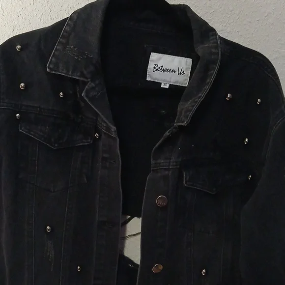 Between Us Distress Black Jacket - Picture 2 of 9